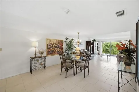 7050 Sunset Drive S St Petersburg FL 33707