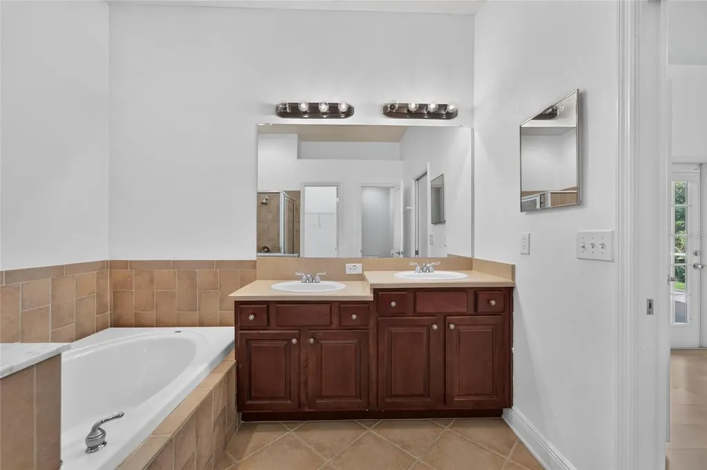 1143 Wrightswynde Court Wesley Chapel FL 33543