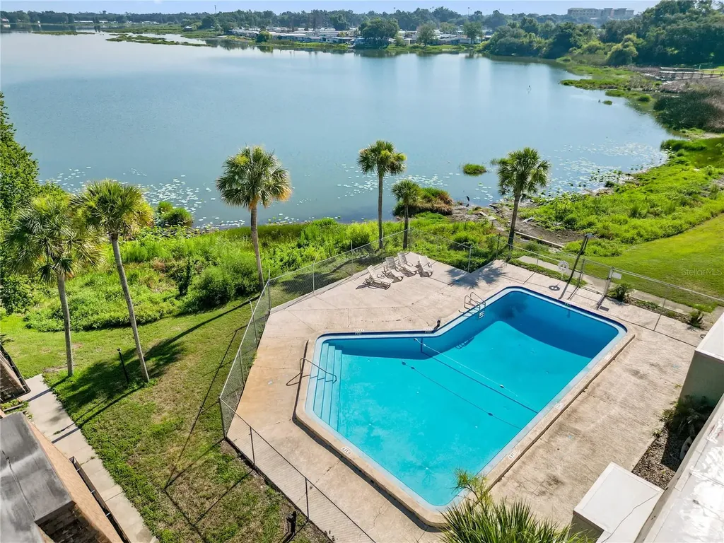 1836 N Crystal Lake Drive Lakeland FL 33801