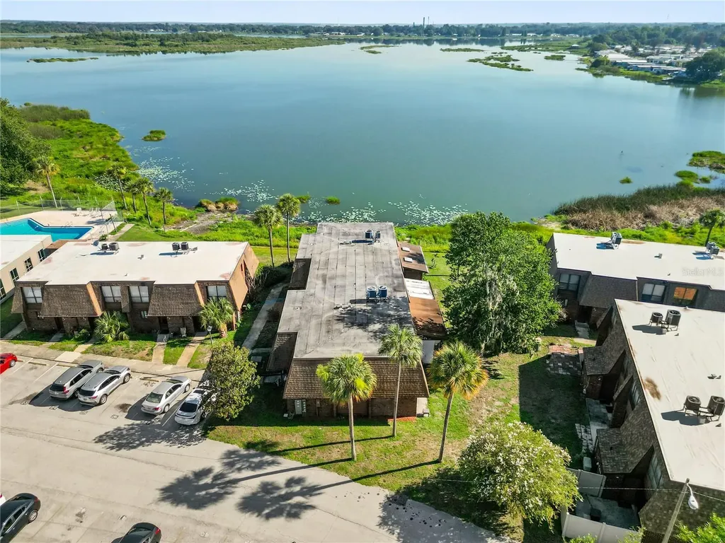 1836 N Crystal Lake Drive Lakeland FL 33801