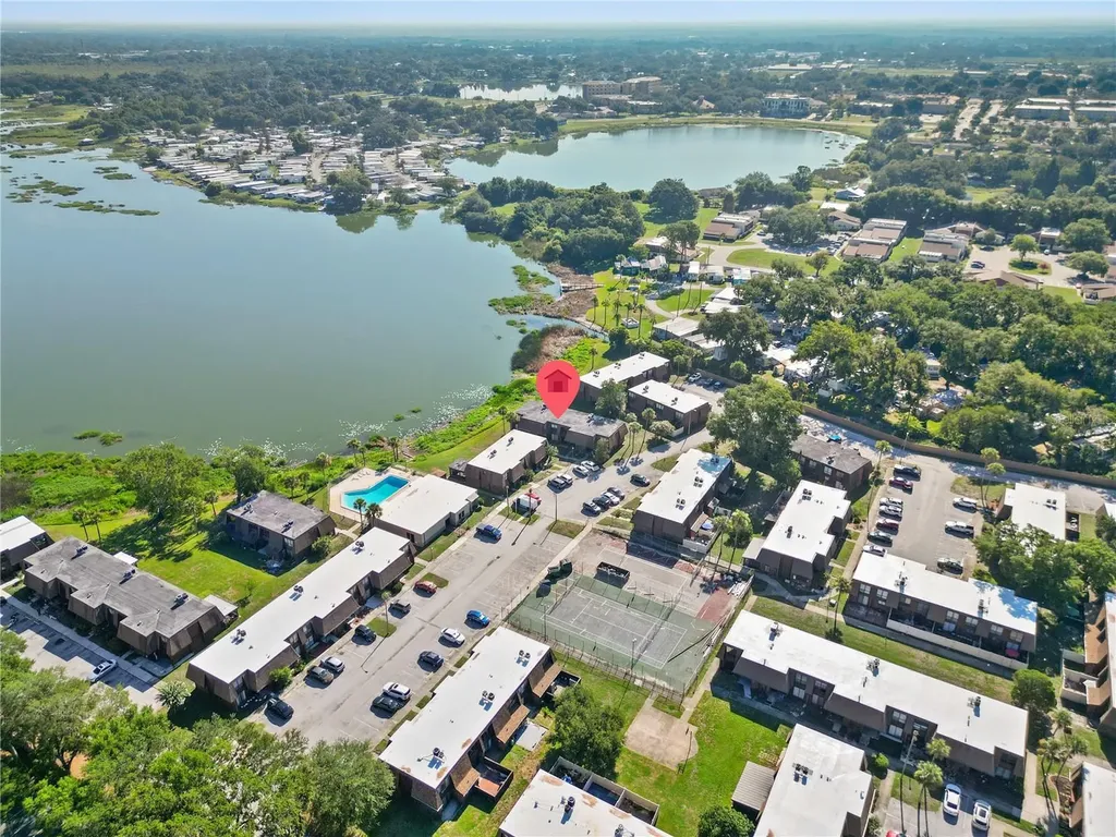 1836 N Crystal Lake Drive Lakeland FL 33801