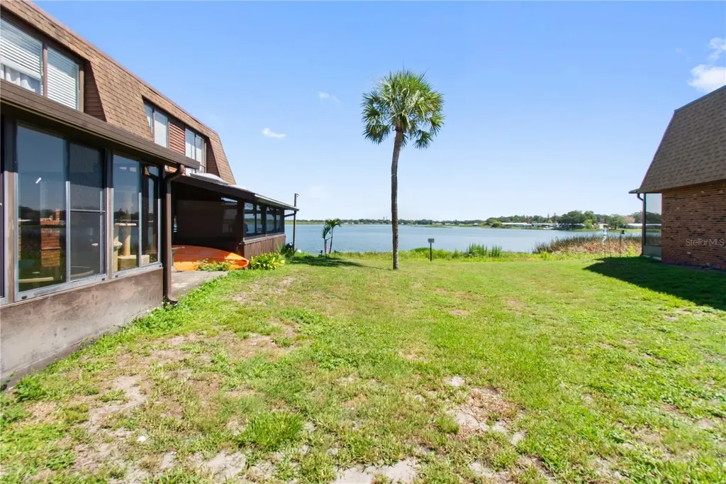 1836 N Crystal Lake Drive Lakeland FL 33801