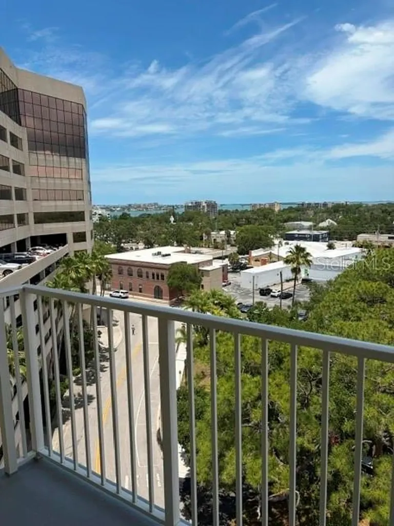 628 Cleveland Street Clearwater FL 33755