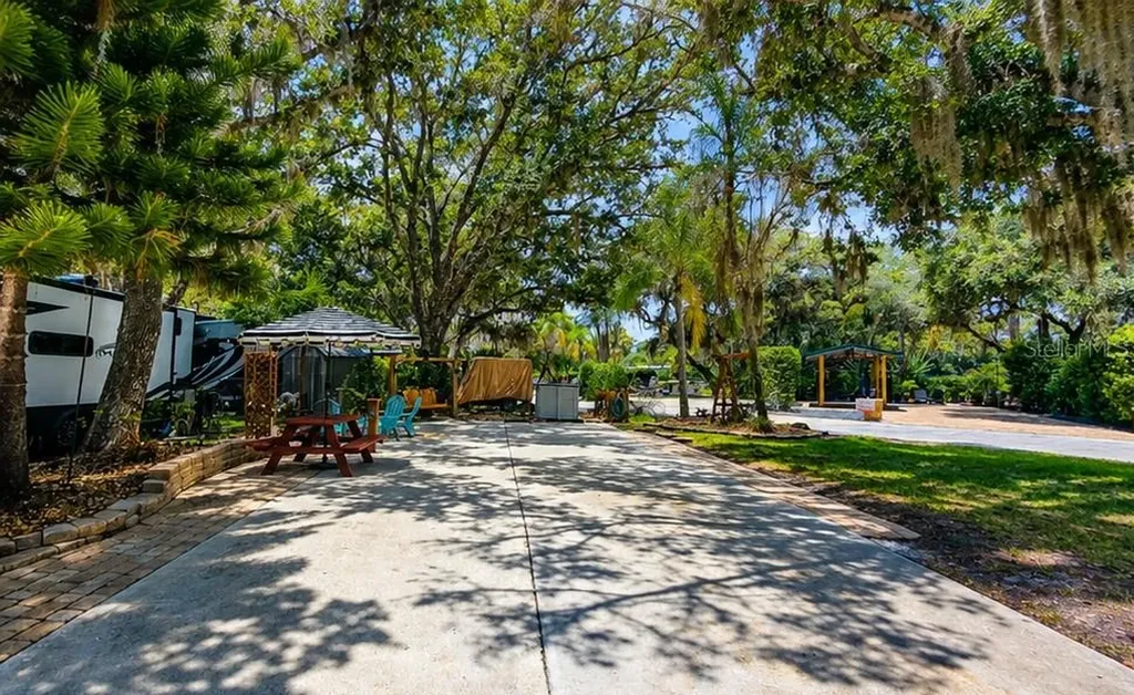 243 Saddle Lane River Ranch FL 33867