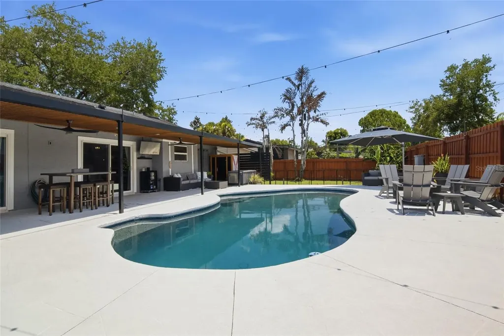 1642 Colleen Drive Orlando FL 32809