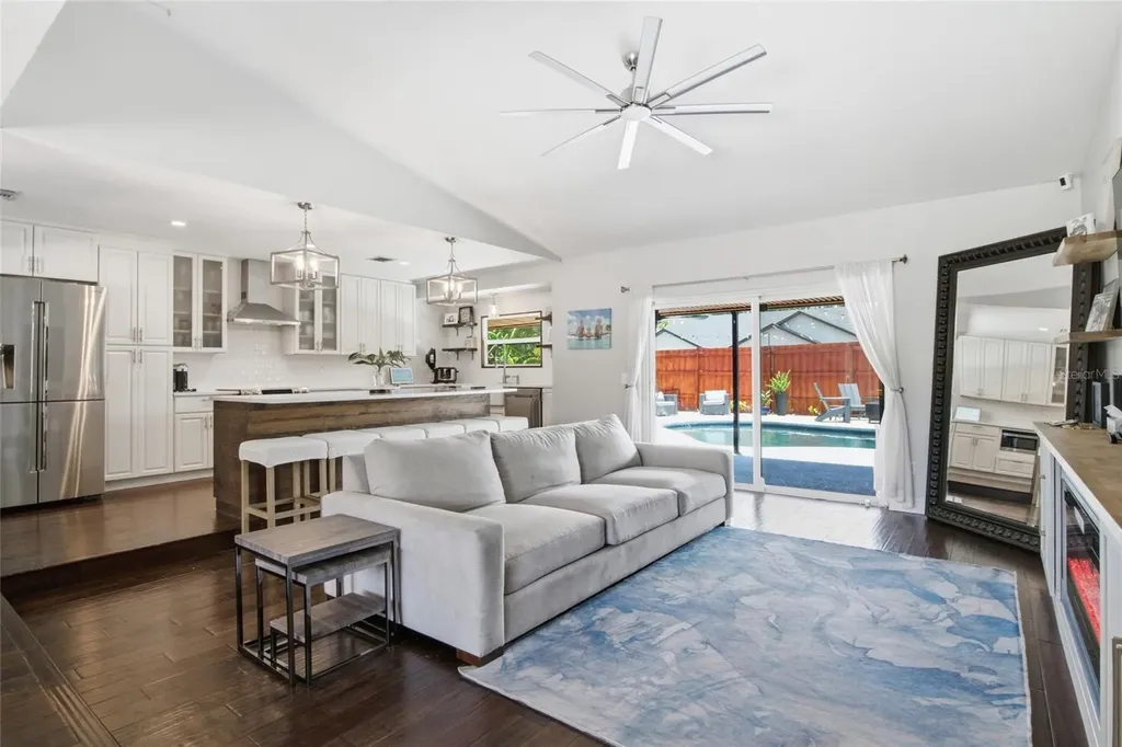 1642 Colleen Drive Orlando FL 32809