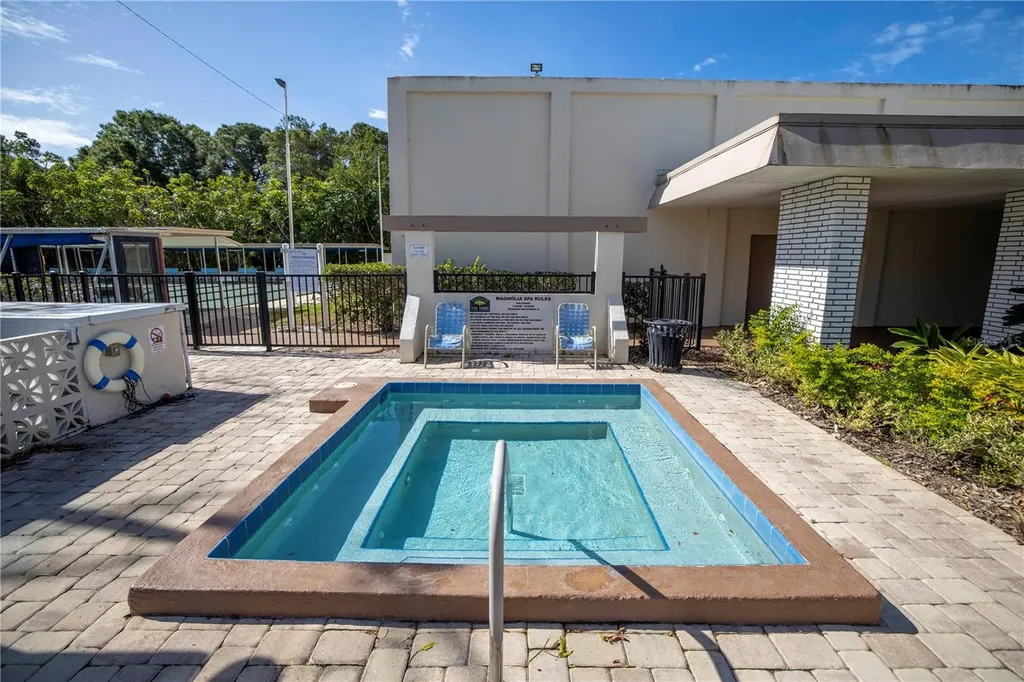 5750 80th Street N St Petersburg FL 33709