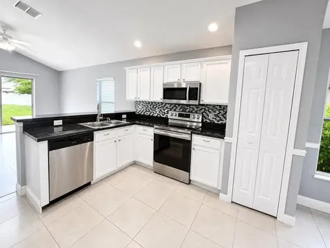 1926 Darlin Circle Orlando FL 32820