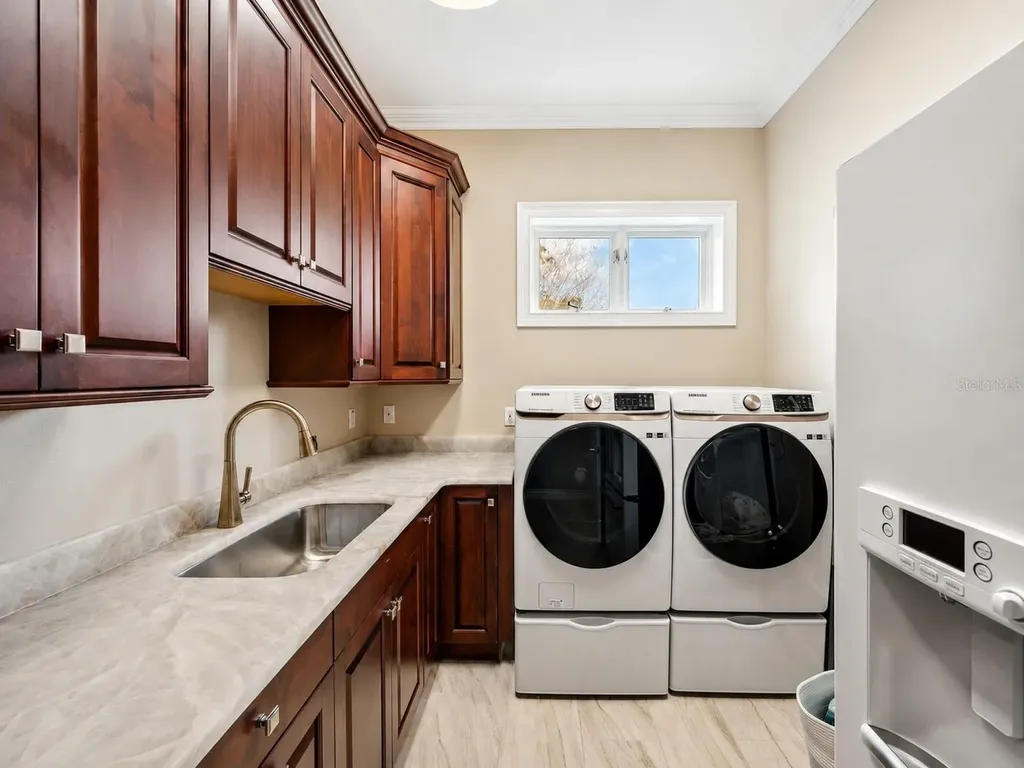 2280 Mackenzie Court Clearwater FL 33765