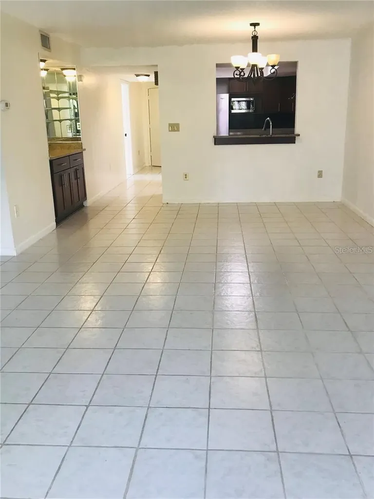 6330 Grand Bahama Circle Tampa FL 33615