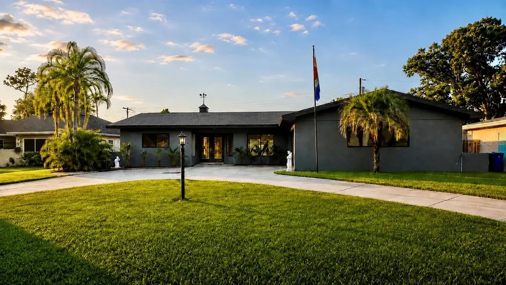 2697 66th Terrace S St Petersburg FL 33712