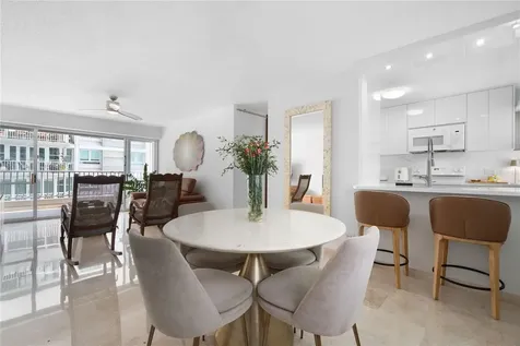 81 Kings Court San Juan PR 00911