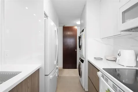 81 Kings Court San Juan PR 00911