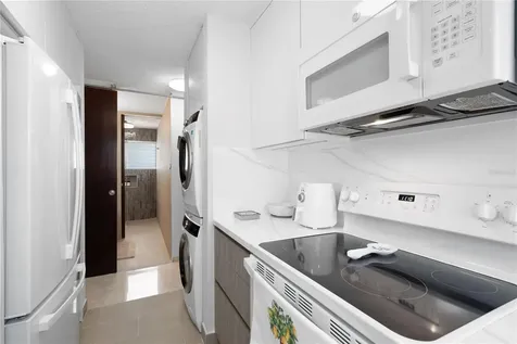 81 Kings Court San Juan PR 00911