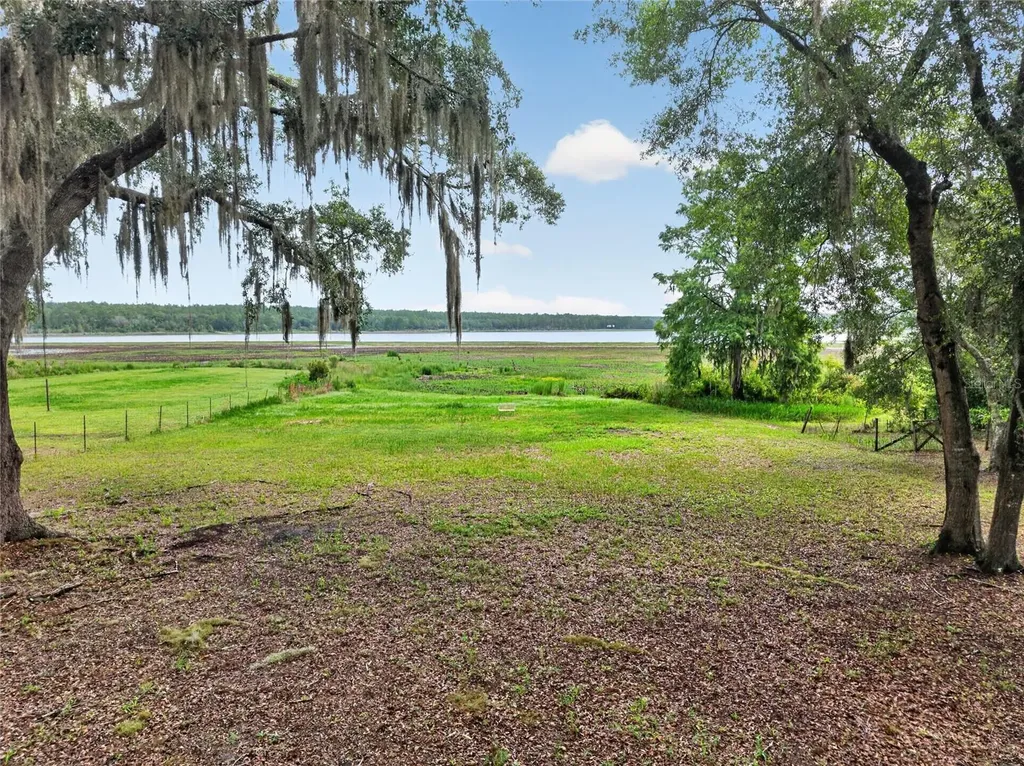 104 Long Pond Way Hawthorne FL 32640