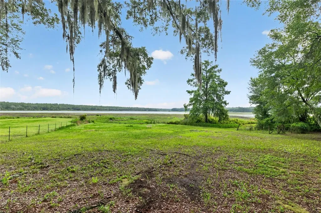 104 Long Pond Way Hawthorne FL 32640