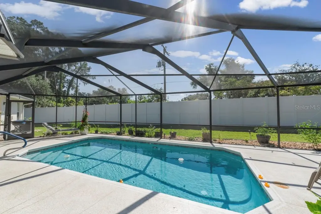 6323 Silver Lakes Drive E Lakeland FL 33810