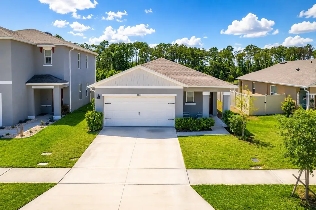 2733 Reddish Egret Bend Harmony FL 34773