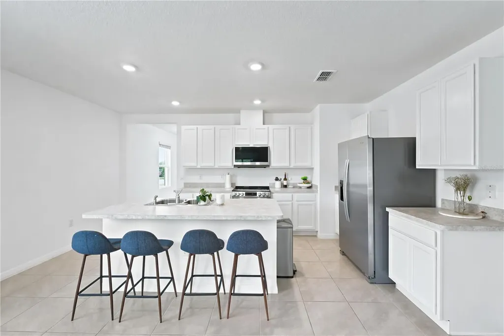 2733 Reddish Egret Bend Harmony FL 34773