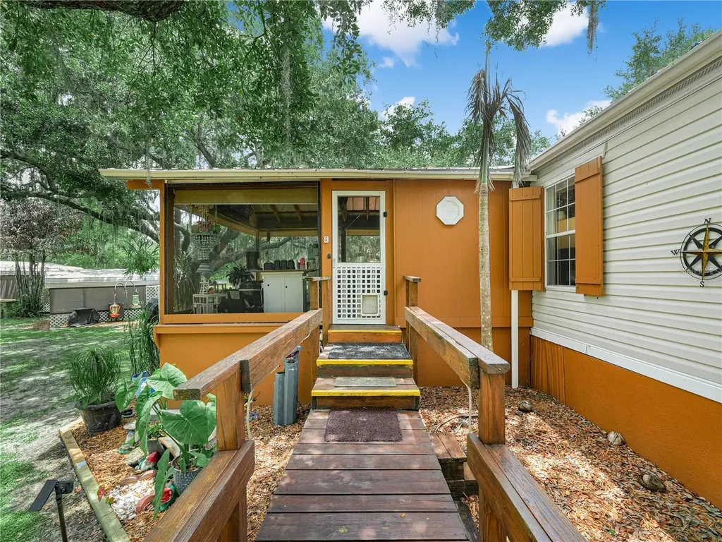 565 Landing Road Kenansville FL 34739