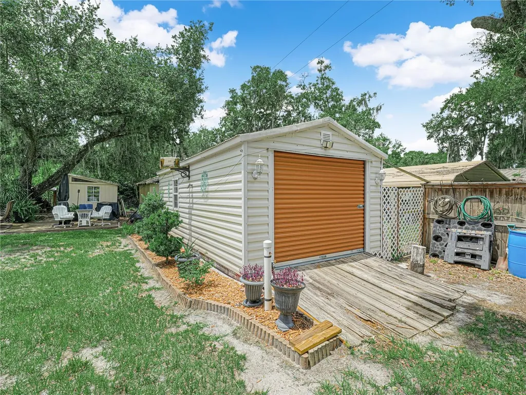 565 Landing Road Kenansville FL 34739