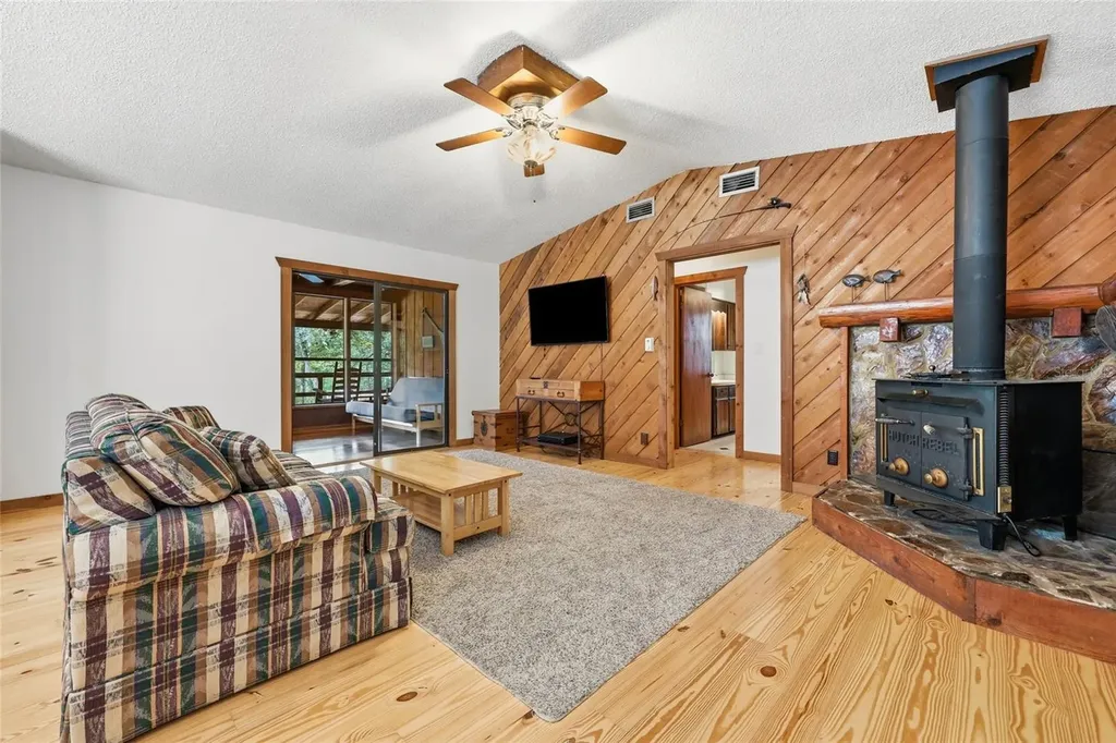 470 SW Santa Fe Drive Fort White FL 32038