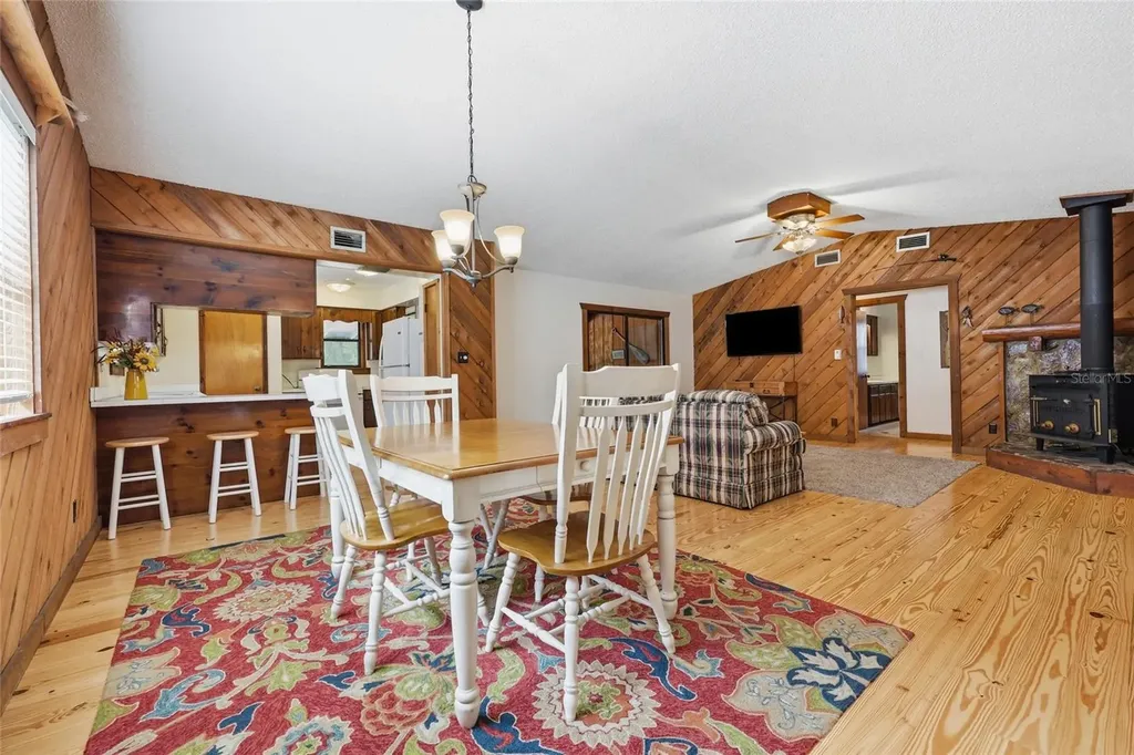 470 SW Santa Fe Drive Fort White FL 32038
