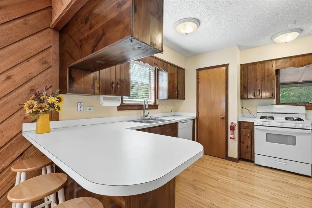 470 SW Santa Fe Drive Fort White FL 32038