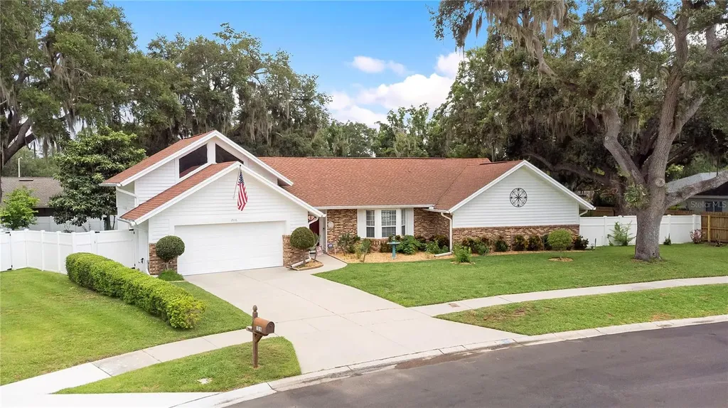 1516 Teakwood Drive Plant City FL 33563