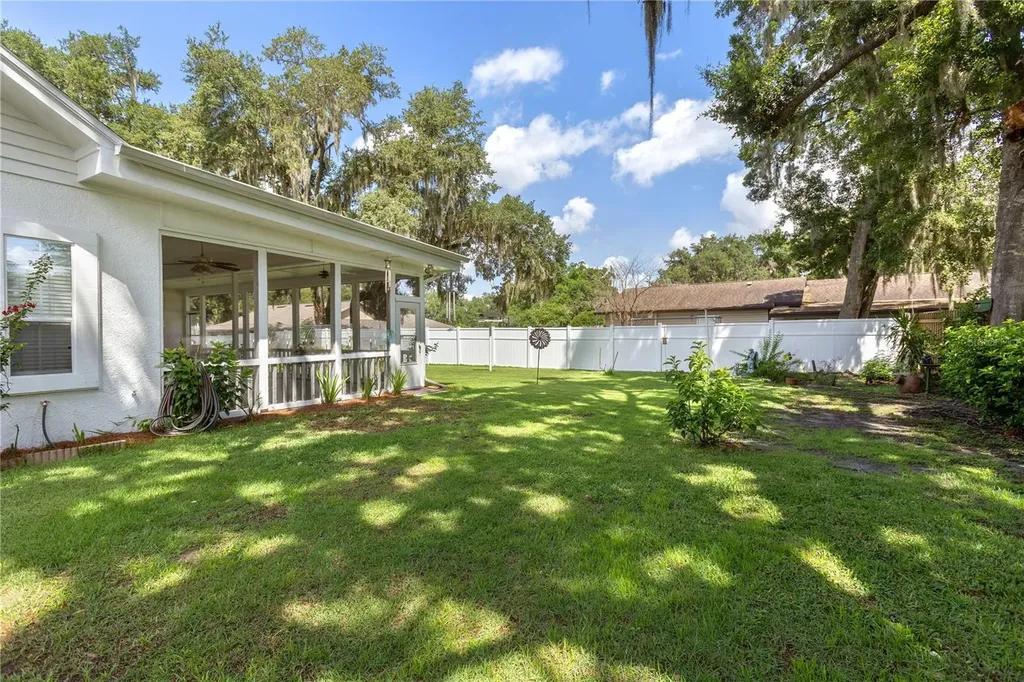 1516 Teakwood Drive Plant City FL 33563