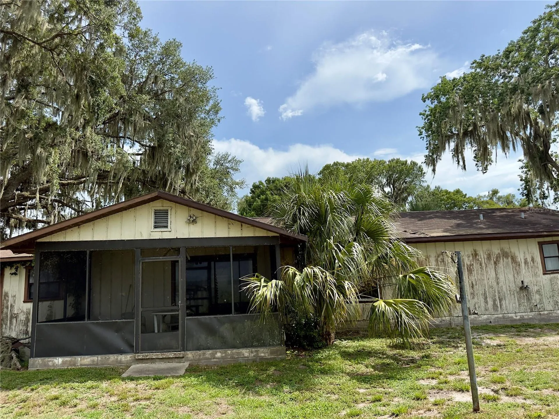 1082 Cr 457 Lake Panasoffkee FL 33538