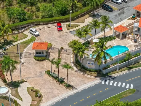 285 Palmas Inn Way Corner SE Humacao PR 00791