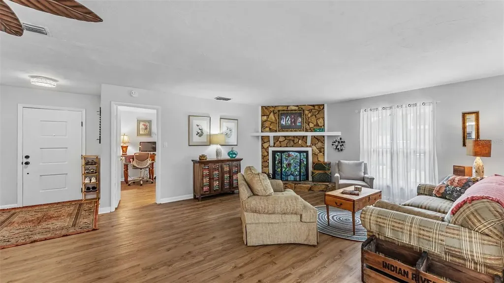422 Willow Run Lakeland FL 33813