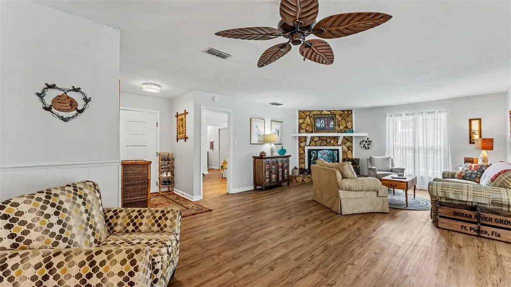 422 Willow Run Lakeland FL 33813