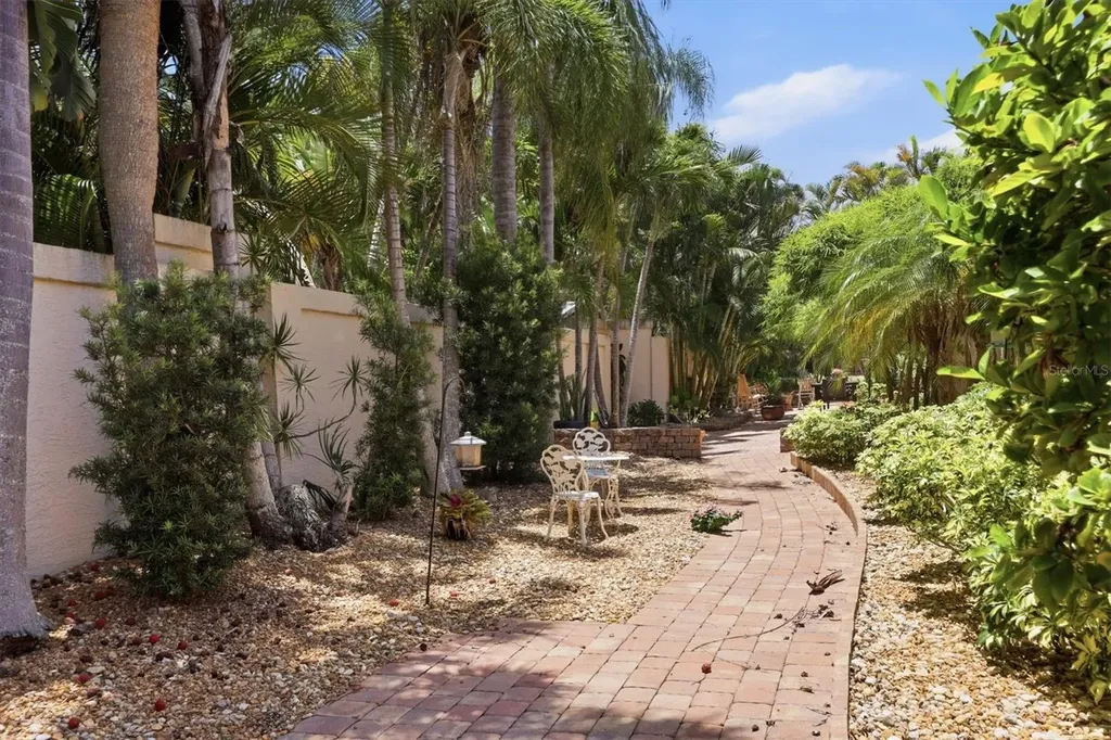 211 Carriage House Lane Nokomis FL 34275