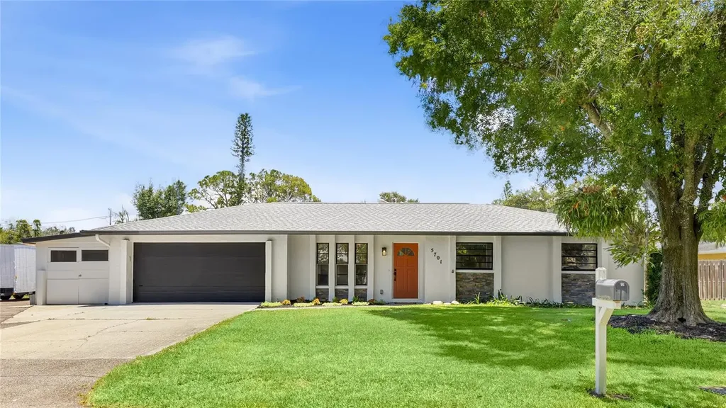 5701 Blount Avenue Sarasota FL 34231
