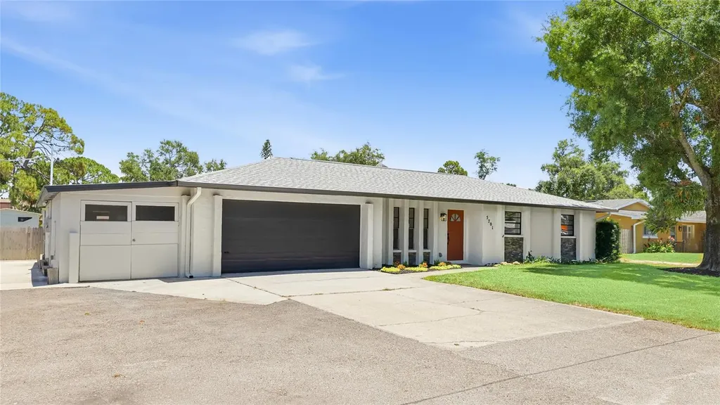 5701 Blount Avenue Sarasota FL 34231