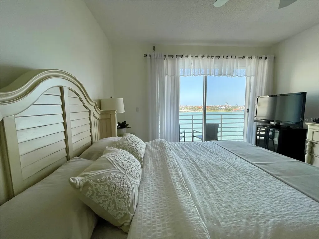 7882 Sailboat Key Boulevard S South Pasadena FL 33707