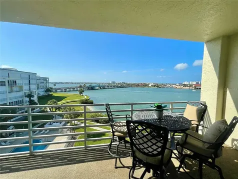 7882 Sailboat Key Boulevard S South Pasadena FL 33707