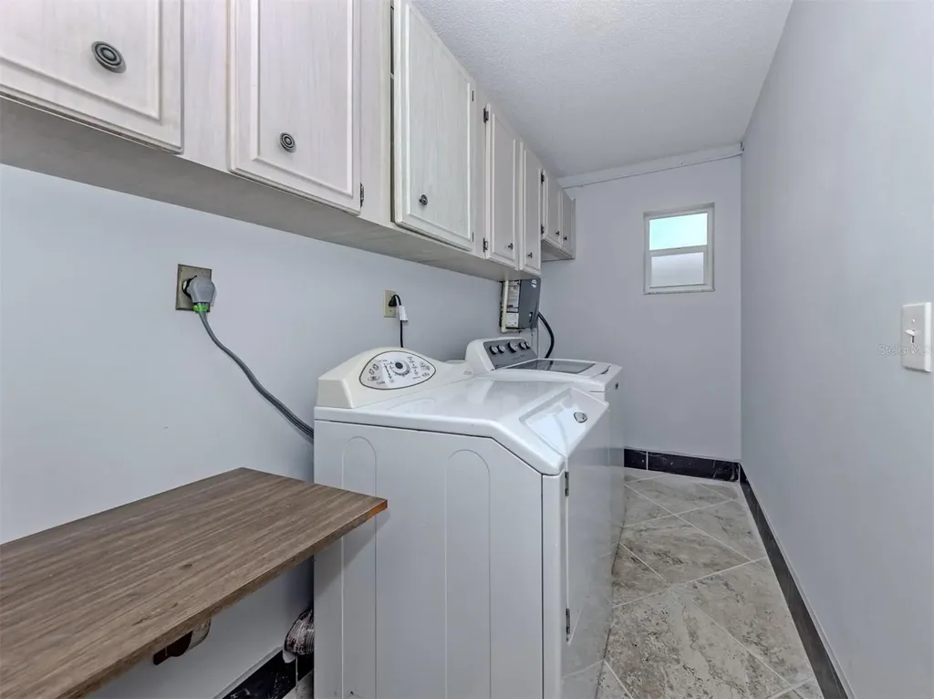 1720 Sandy Court Venice FL 34293