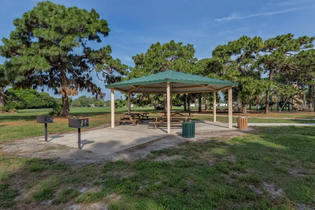 1720 Sandy Court Venice FL 34293