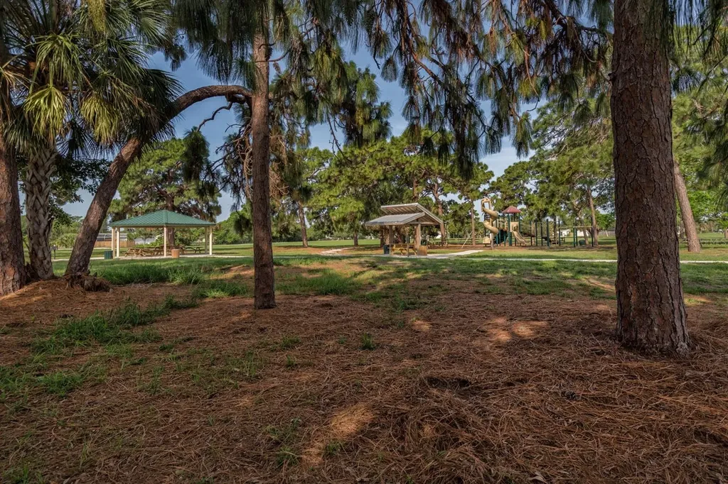 1720 Sandy Court Venice FL 34293