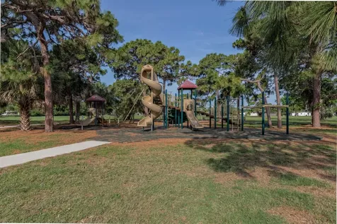 1720 Sandy Court Venice FL 34293