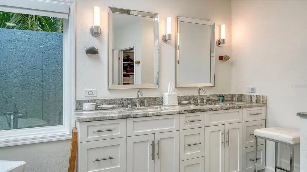 5161 Flicker Field Circle Sarasota FL 34231