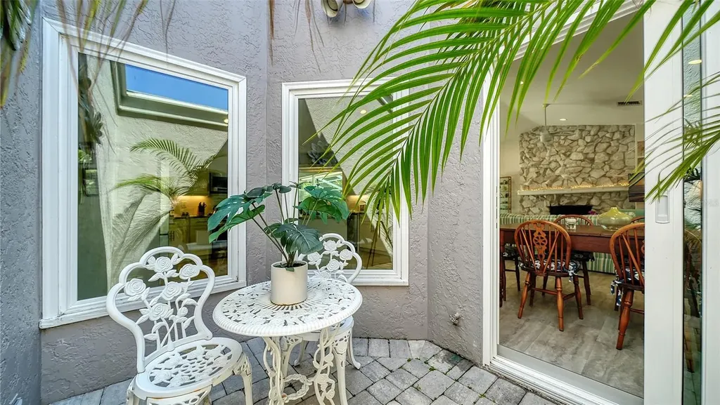 5161 Flicker Field Circle Sarasota FL 34231