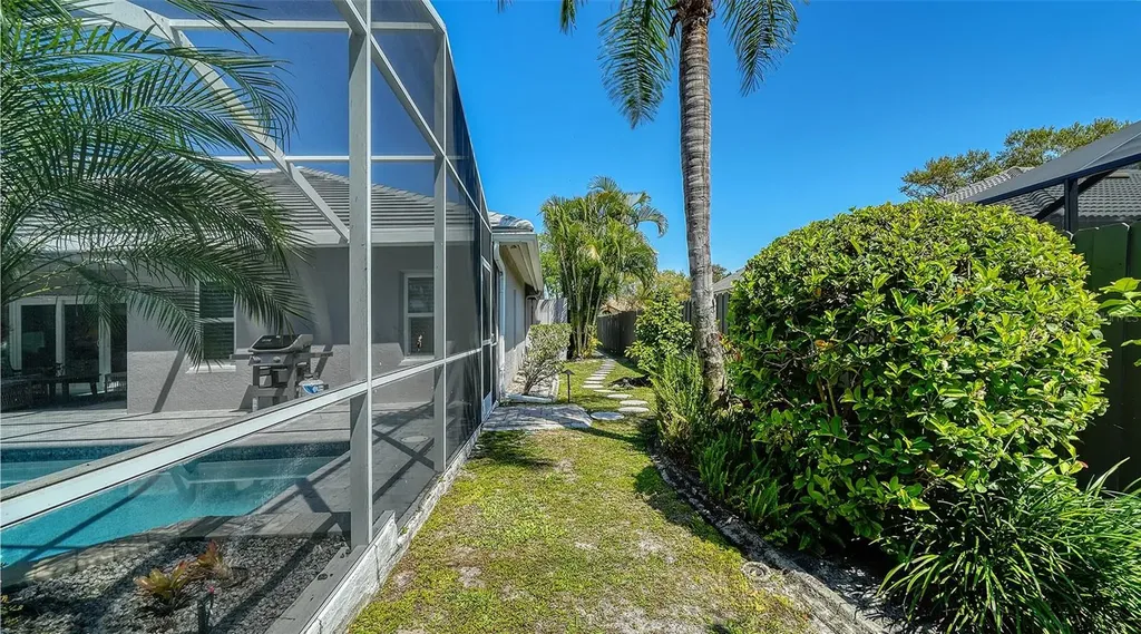 5161 Flicker Field Circle Sarasota FL 34231
