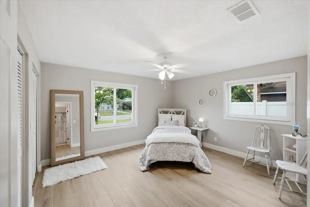 7536 18th Way N St Petersburg FL 33702