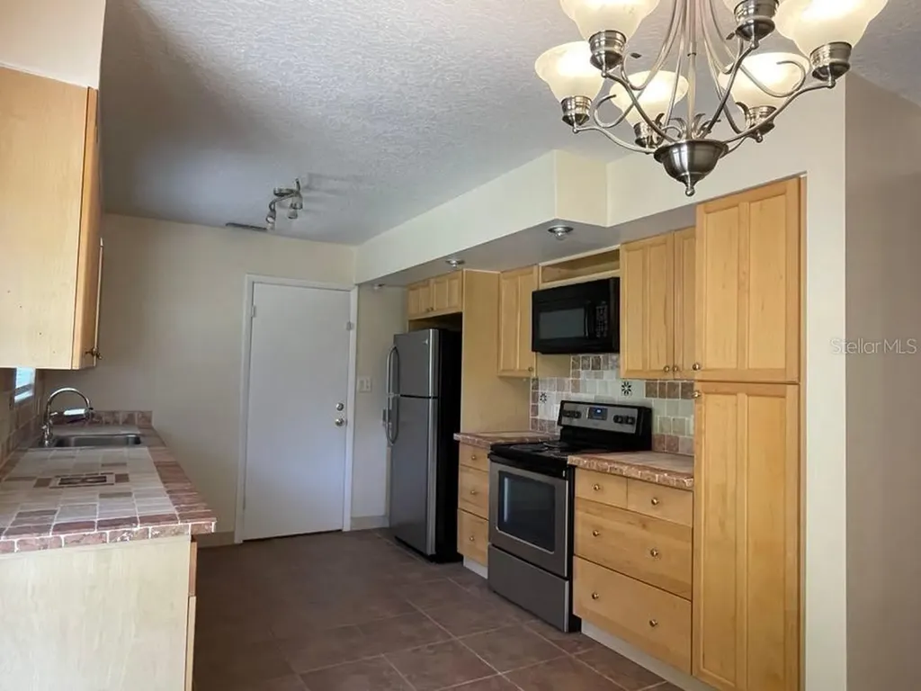 512 Galloway Avenue Deltona FL 32725