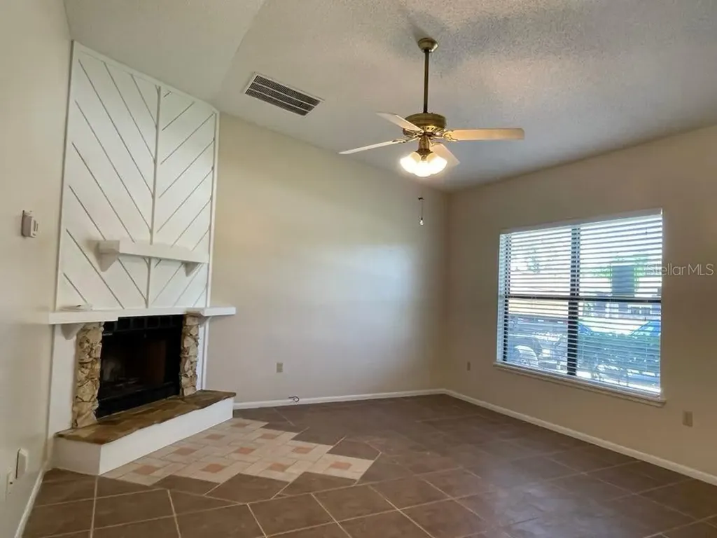 512 Galloway Avenue Deltona FL 32725