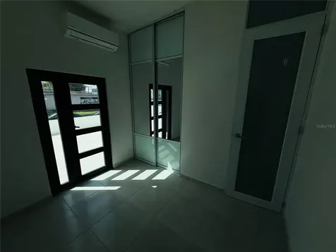 Triplex House Calle 5 D1 Ext. Buso Humacao PR 00791